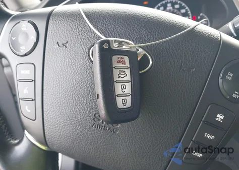 2012 Hyundai Genesis 4.6 z USA, uszkodzony, nr VIN KMHGC4DFXCU175943